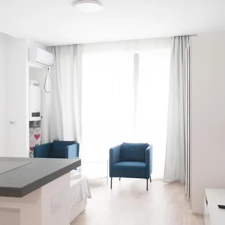 White Titanic - Onix Blue Apartment Navodari